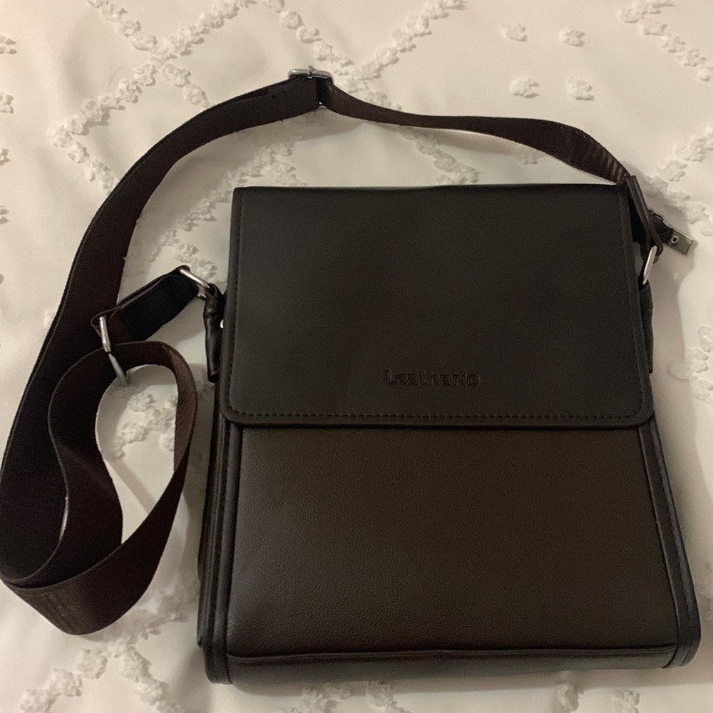 Leathario Men's Genuine Leather Brown Shoulder Crossbody messenger Travel Bag